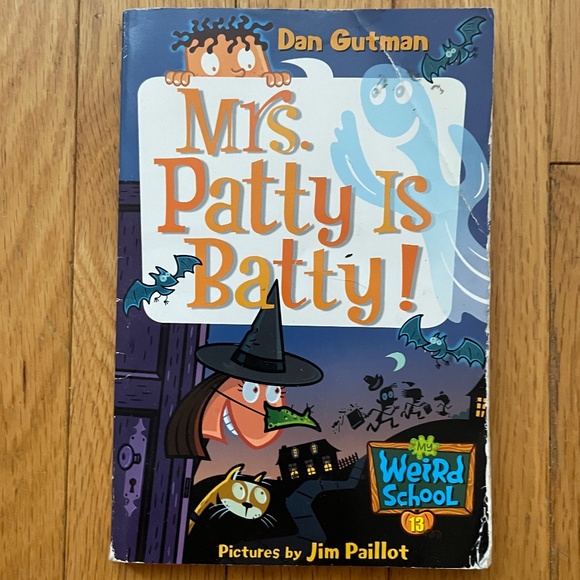 7 Dan Gutman “Weird School” Funny Kids’ Books - Picture 8 of 8